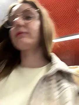 FReyja_44 - Dildo in pussy