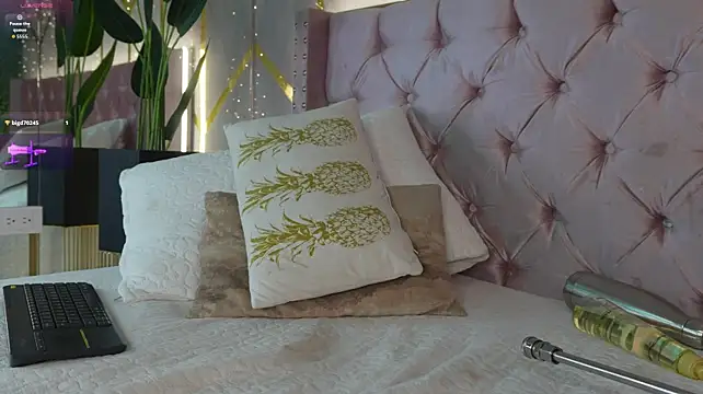 Canela_Montiel - 3 fingers in pussy