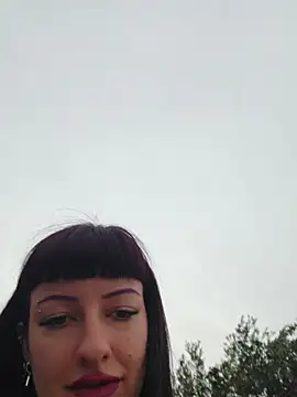 U_prolazu - Fuck pussy w dildo until squirt