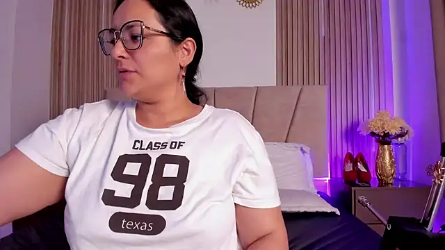 Michell_Monet - plug in ass and 10 spank