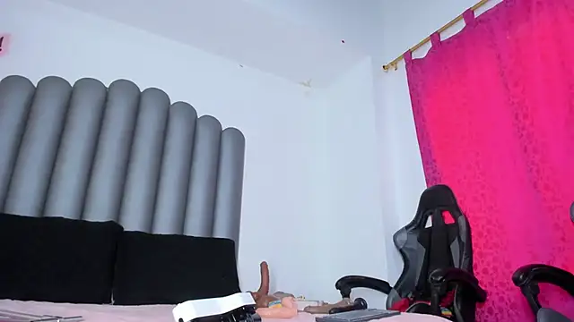 Alisha_Ebonyy - finger in ass
