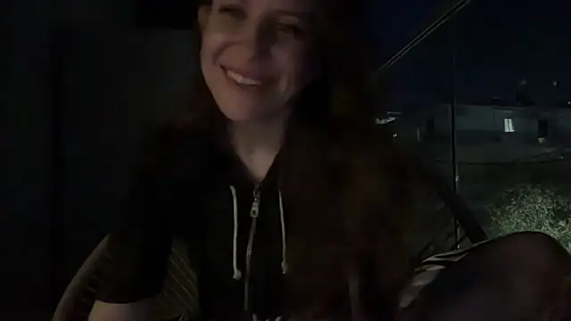 Kellyvenous - Ride Huge Dildo