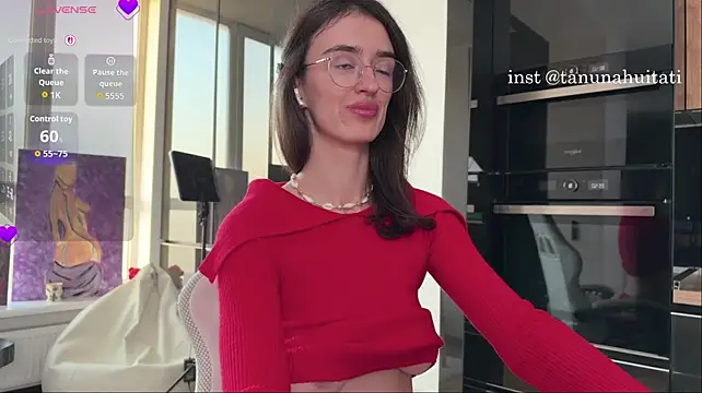 YummyTati - play with ass