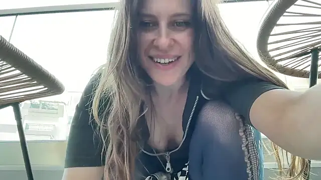 Kellyvenous - Ride Huge Dildo