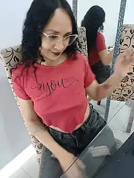 Allis0n_Queen - tits out for 2 minutes