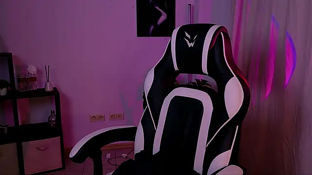 KiraKittyy_