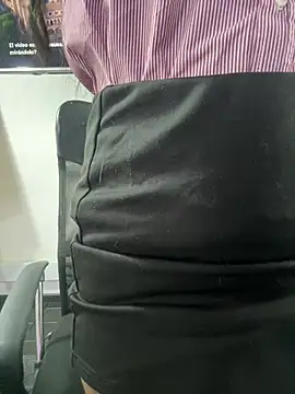 Amy_Kiitty_ - The office gets hot