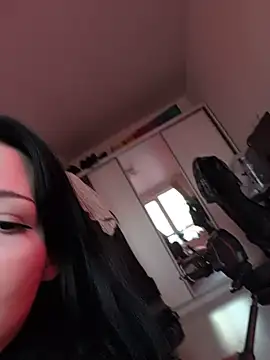 Doll_lira - smile and stick out one's tongue