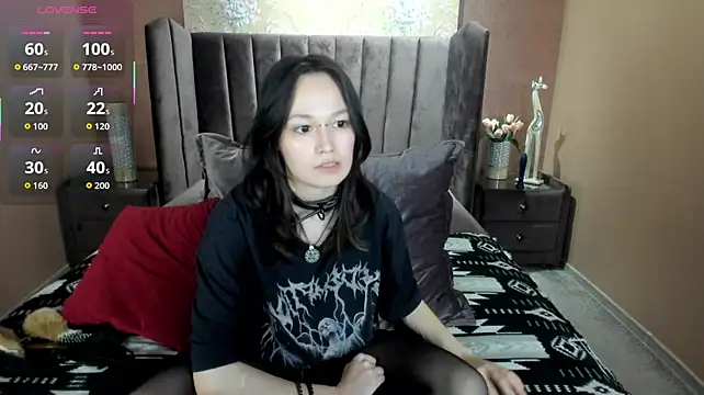 AriettiHamoe - remove T-shirt