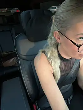 LisaMurr - Masturbating with a dildo💦