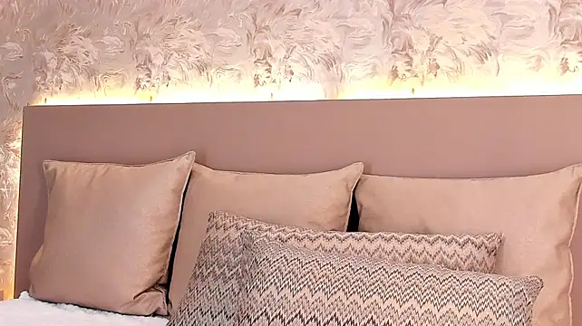 MilaGrace1 - 🔥Panty aside and sitting on your face🔥