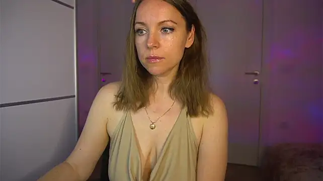 Cocosweetty - Naked for 10 min