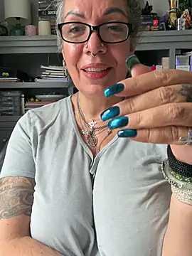 Dieseldame1313 - Hey guys topless dance