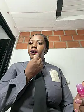 CiaraEbony - ♥ big squirt in front of my boss ♥