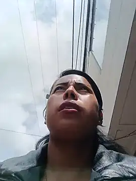 _andrea30 - Public ass show