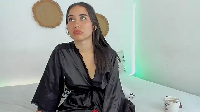 Luna_Secrett - Fingers in my pussy come on guys