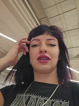U_prolazu - Fuck pussy w dildo until squirt