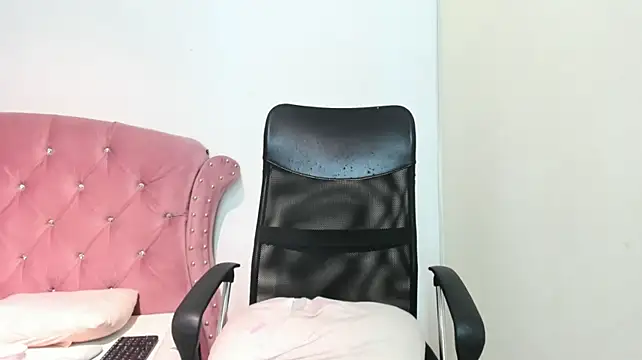 AlishOward35 - Dancing slowly teasing body🥵