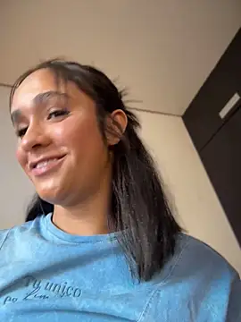Isabella-Teen - Flash Tits🍒