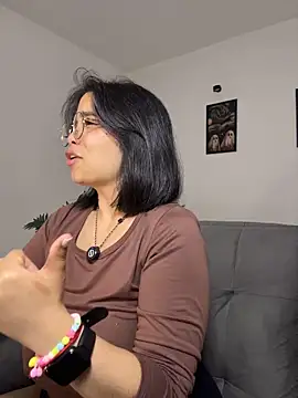 Tati_reyess - a view of your tits