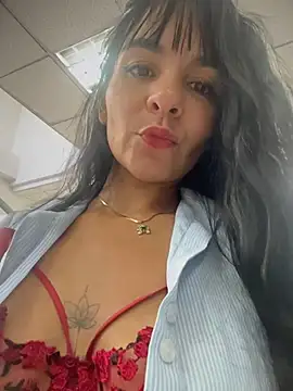 LuxeBrunetteXXX