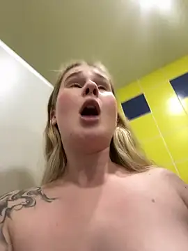 SiaLater - Sabr off top+i suck her niples in WC😈