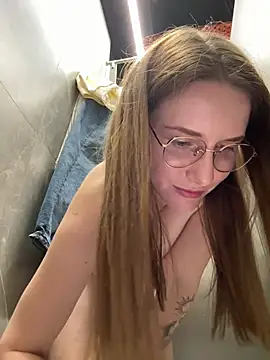 FReyja_44 - Dildo in pussy