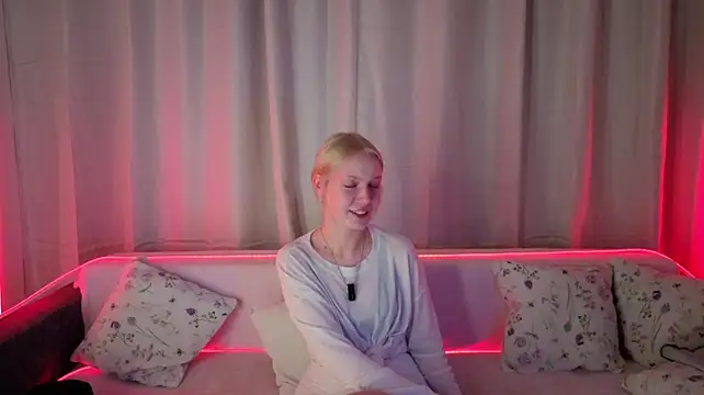 ChelsieAranas - Play with my hair