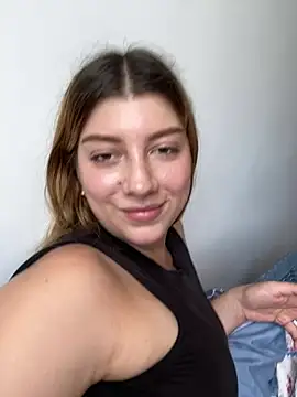 Blondie_Roses - Go to the park 🛝 and show the pussy 🌸