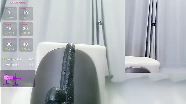 Mya8860 - 寂寞少妇老公不在受不了，进来让你为所欲为。水多多，控制炮机3分钟
