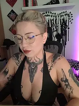 Divine_eve - top off and tits play