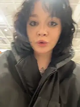 MietteDream - Completely naked in public fitting
