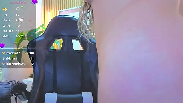 Chinatsu_t - Glass dildo in the ass🍆