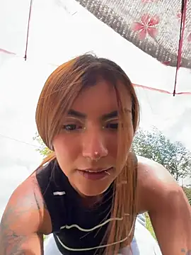 Zoe_addiction - Lick nipple in the street