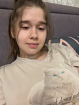 HornyGirlH - SHOW TITS