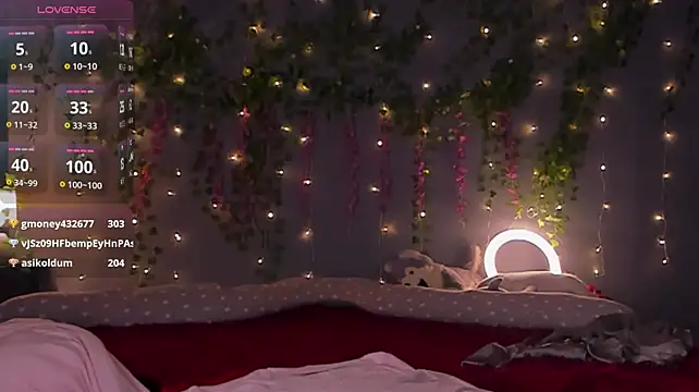 AlbaLimory - show naked ass