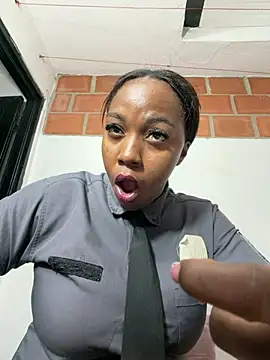 CiaraEbony - ♥ big squirt in front of my boss ♥