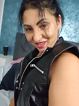 OhhhLauraxx - Lush in my big ass🍑🫦🥵