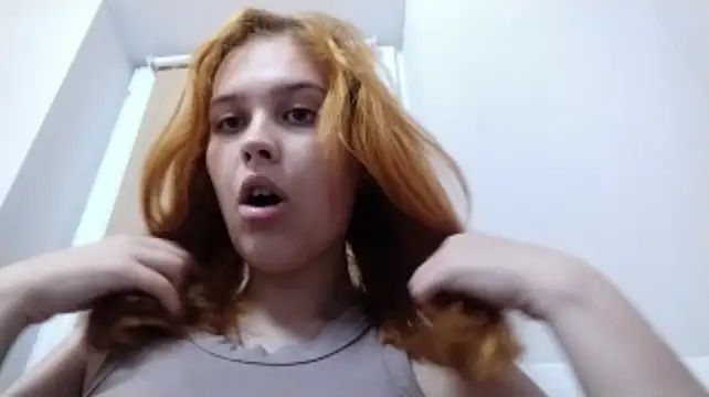 RedieChloe - Hair flip + smile ✨