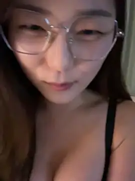Sweet-Angel999 - 做全裸M腿，露出穴