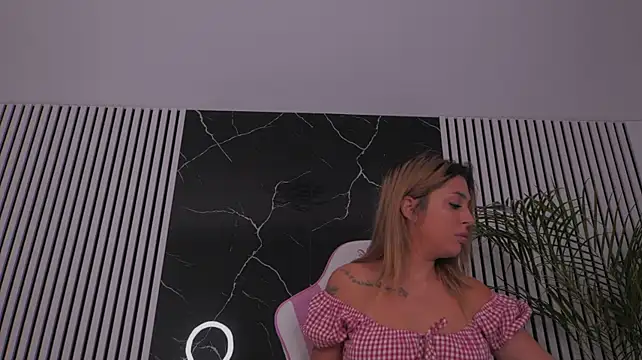 Celineivory - my first squirt here