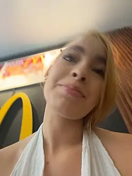 Isabella-gaviria - PANTY OFF +FUCK MY PUSSY IN PUBLIC(MALL)
