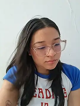 -VICKKY - all naked + 3 finger in my pussy