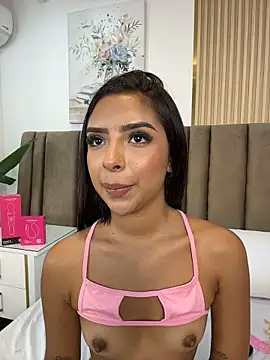GabyJones_ - PLAYING WITH MY DOMI ON MY CLITORIS 🔥