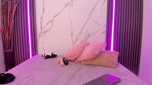 Petite_phoenix