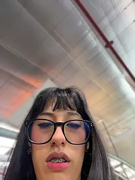 Susi_chimm - Show boobs in public