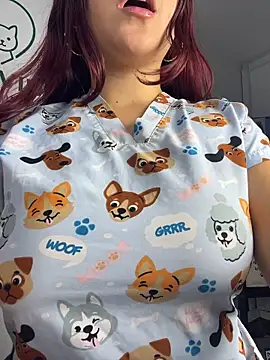 Nahomy_benet - I play with my domi while I work