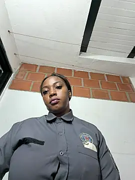 CiaraEbony - ♥ big squirt in front of my boss ♥
