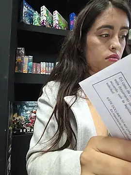 MissNyraSecret - Tits in public in store