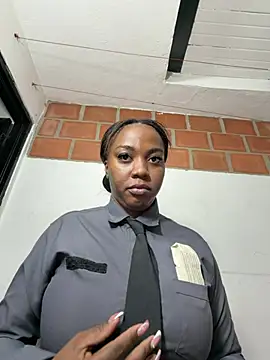 CiaraEbony - ♥ big squirt in front of my boss ♥